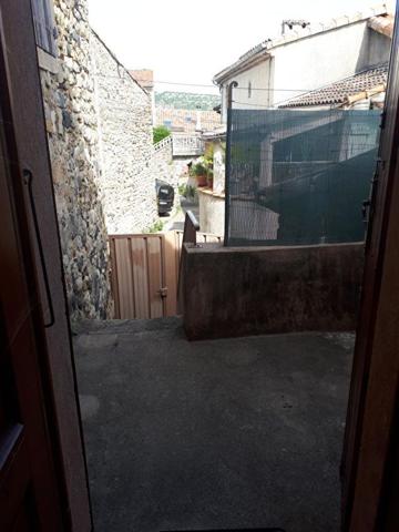 ST PRIVAT maison de village de Type 2 bis