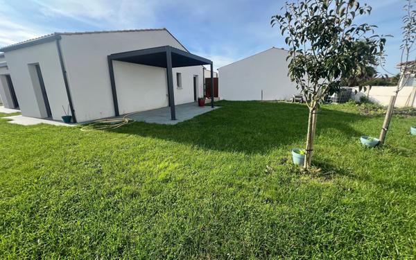 Maison à vendre    3 pièces • 92,79 m2 Semussac