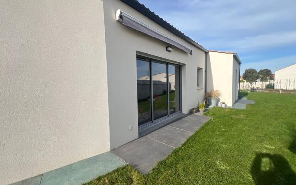 Maison à vendre    3 pièces • 92,79 m2 Semussac