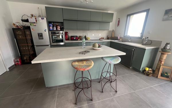 Maison à vendre    3 pièces • 92,79 m2 Semussac