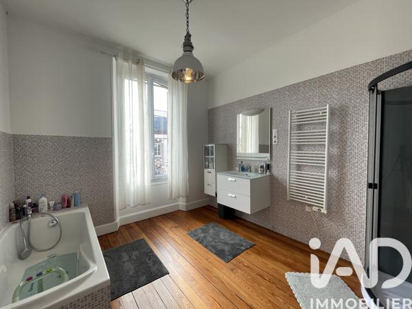 Maison à vendre 8 pièces 232,42 m² Joigny