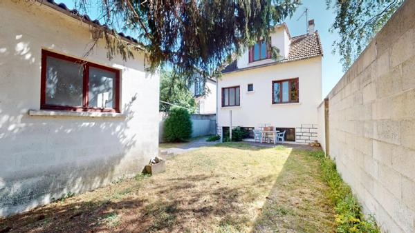 Vente                                                      Maison
                        
                     6 pièces                      93 m2                     à Dugny