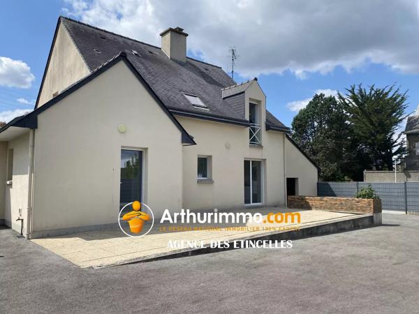 Location                                                      Maison
                        
                     5 pièces                      135 m2                     à Martigné-Ferchaud
