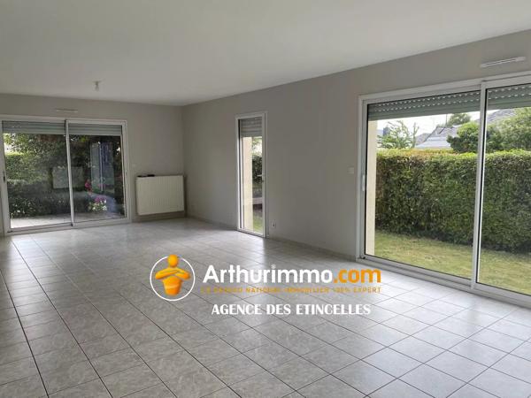 Location                                                      Maison
                        
                     5 pièces                      135 m2                     à Martigné-Ferchaud
