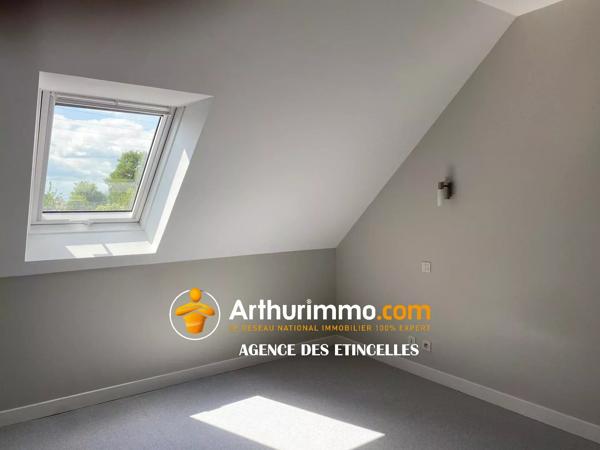 Location                                                      Maison
                        
                     5 pièces                      135 m2                     à Martigné-Ferchaud