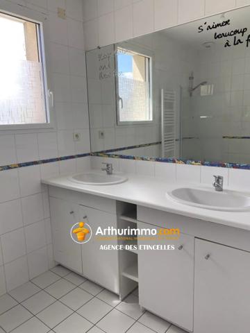 Location                                                      Maison
                        
                     5 pièces                      135 m2                     à Martigné-Ferchaud