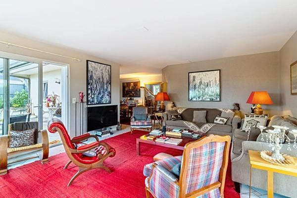 Vétraz-Monthoux – Élégante propriété au calme, avec vue dégagée Salève et Jura, emplacement privilégié