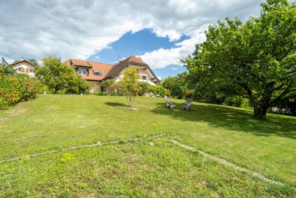 Vétraz-Monthoux – Élégante propriété au calme, avec vue dégagée Salève et Jura, emplacement privilégié