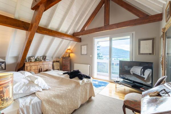 Vétraz-Monthoux – Élégante propriété au calme, avec vue dégagée Salève et Jura, emplacement privilégié