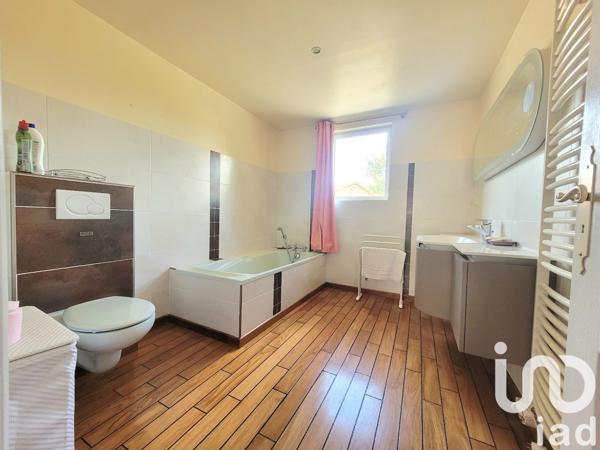 Maison à vendre 6 pièces 203 m² Saint-Just-en-Chevalet