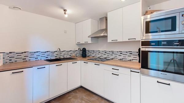 LISTRAC-MÉDOC (33480)– MAISON DE VILLE DE CARACTÈRE 4 PIÈCES, 3 CHAMBRES, 120 M² (SANS JARDIN)