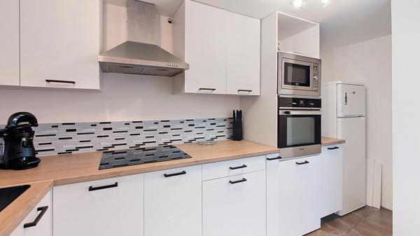 LISTRAC-MÉDOC (33480)– MAISON DE VILLE DE CARACTÈRE 4 PIÈCES, 3 CHAMBRES, 120 M² (SANS JARDIN)