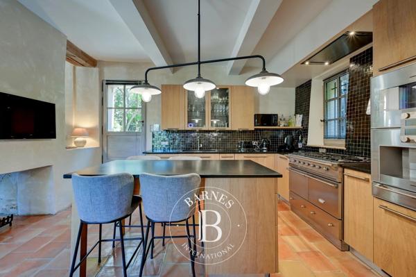 Aix-en-Provence, Maison 7 Chambres -  350 m² à vendre