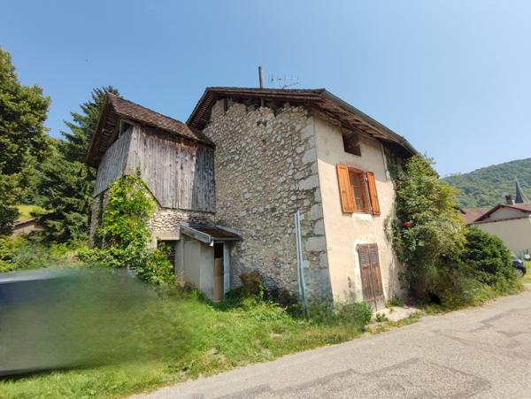 Saint-Aupre (38960) NOUVEAU PRIX - Maison de village 2 ch + bureau + GRANGE + parking - Idéal primo-accédant