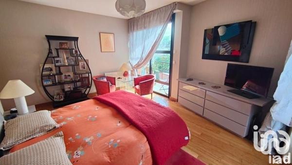 Demeure 10 pièces de 220 m² à Fontenay-le-Comte (85200)