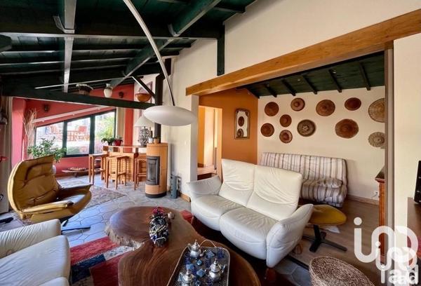 Demeure 10 pièces de 220 m² à Fontenay-le-Comte (85200)