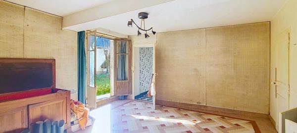 Maison ancienne et ses nombreuses dépendances