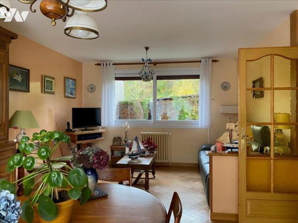 Proximité centre ville, maison avec beau terrain