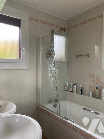 Proximité centre ville, maison avec beau terrain