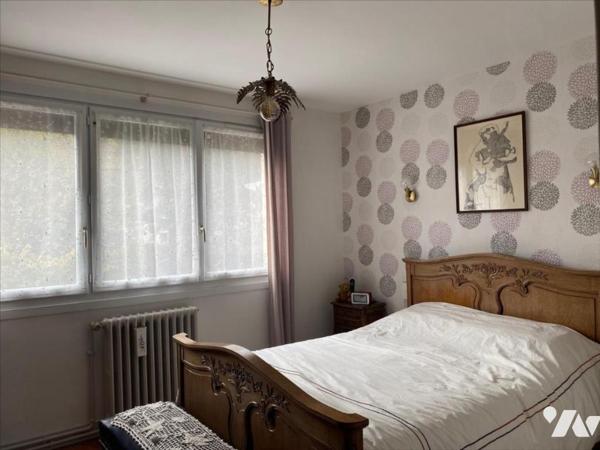 Proximité centre ville, maison avec beau terrain