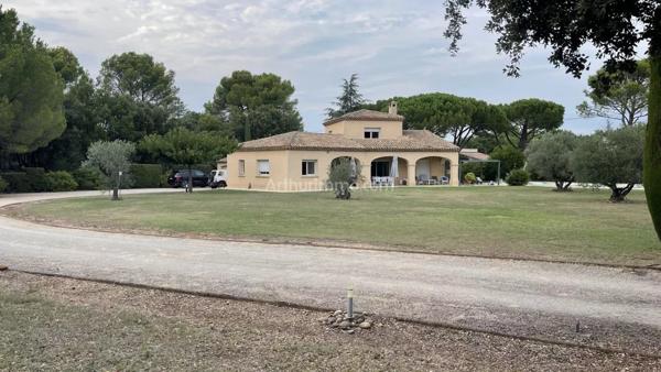 Vente Maison 5 pièces 160 m2 à Mazan