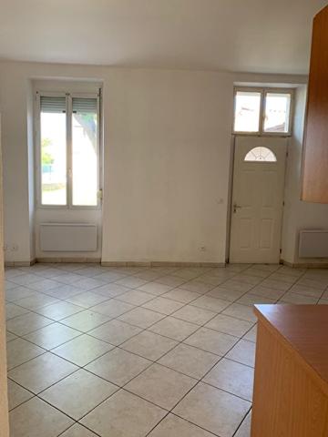A LOUER A SAINTE BAZEILLE APPARTEMENT  TERRASSE TYPE 3