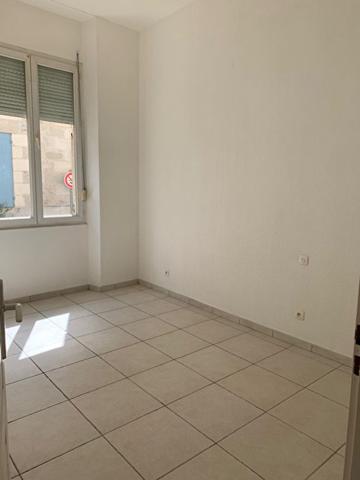 A LOUER A SAINTE BAZEILLE APPARTEMENT  TERRASSE TYPE 3