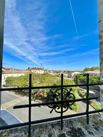 Immeuble à vendre    11 pièces •  Pauillac