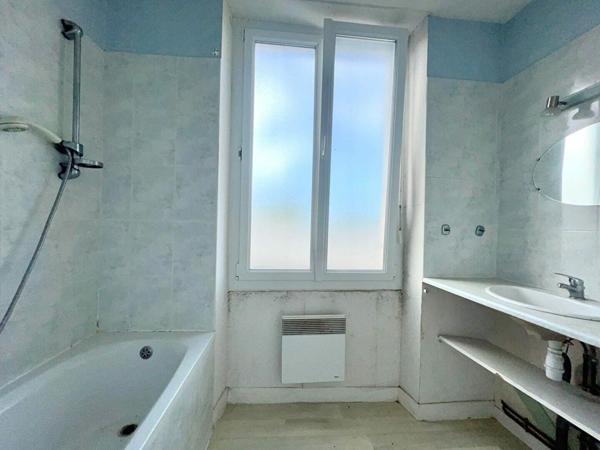 Immeuble à vendre    11 pièces •  Pauillac