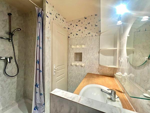 Immeuble à vendre    11 pièces •  Pauillac