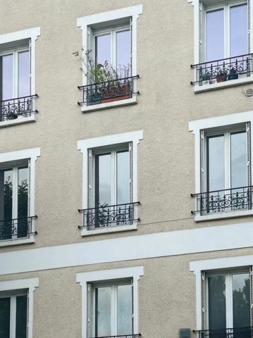 À VENDRE – MURS COMMERCIAUX AVEC LOCATAIRE EN PLACE – LA GARENNE COLOMBES (92) - Boulevard de la République proche de la gare et de la mairie – 150 000 € honoraires d’agence inclus