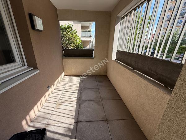 Appartement T2 Villeurbanne proche Grand clément, loggia,cuisine US équipée, copropriété récente, possibilité garage.