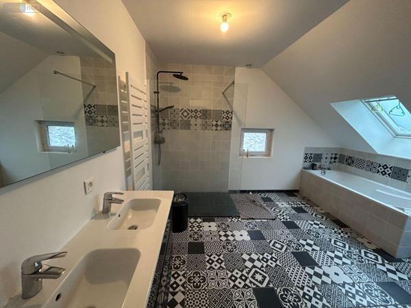 Maison à vendre à Chalonnes-sur-Loire dans le Maine-et-Loire (49290), ref : 12516/1274   
CENTRE VILLE