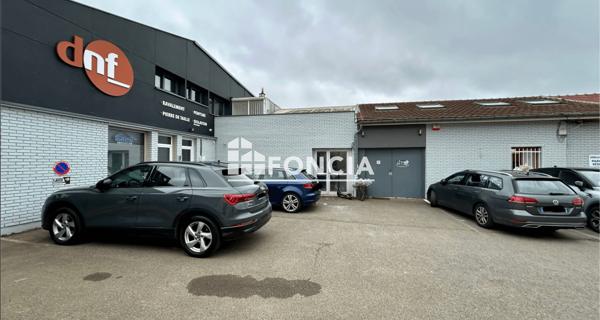 Location Local commercial 5 pièces 67.11 m² - Chatou 78400