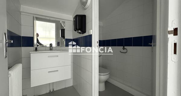 Location Local commercial 5 pièces 67.11 m² - Chatou 78400