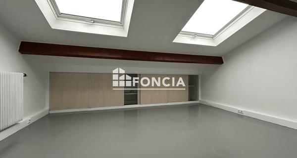 Location Local commercial 5 pièces 67.11 m² - Chatou 78400