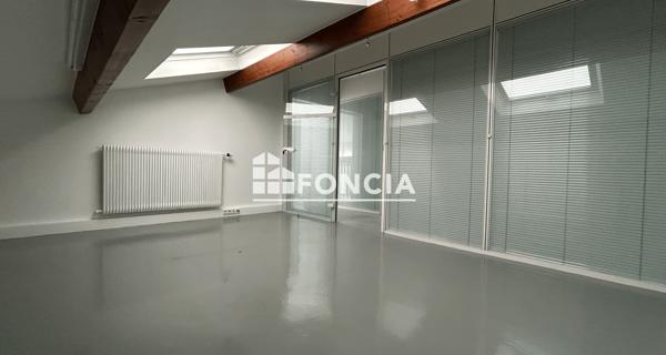 Location Local commercial 5 pièces 67.11 m² - Chatou 78400