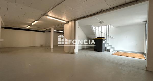 Location Local commercial 5 pièces 67.11 m² - Chatou 78400
