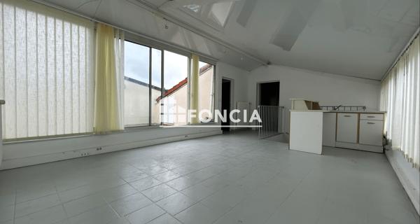 Location Local commercial 5 pièces 67.11 m² - Chatou 78400