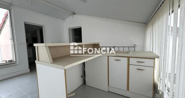 Location Local commercial 5 pièces 67.11 m² - Chatou 78400