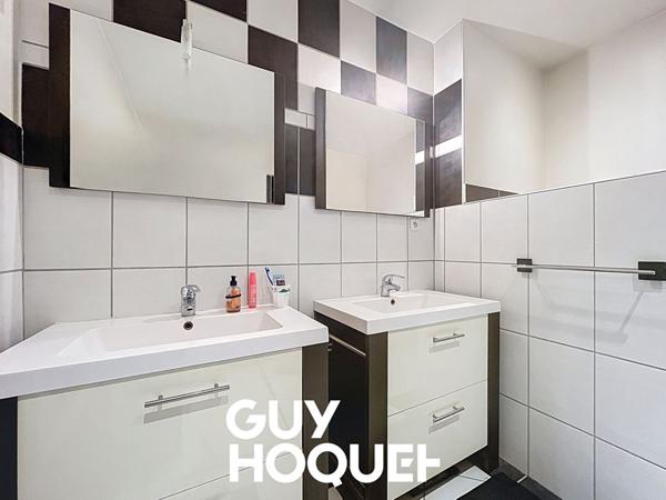 Maison Ancienne avec Cachet 3 Chs + Garage et Cour - 71570 LA CHAPELLE DE GUINCHAY