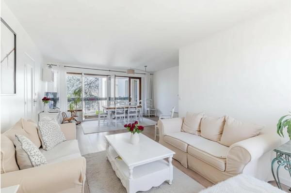 Appartement
         5 pièces
        - 110 m² 447 000 € *