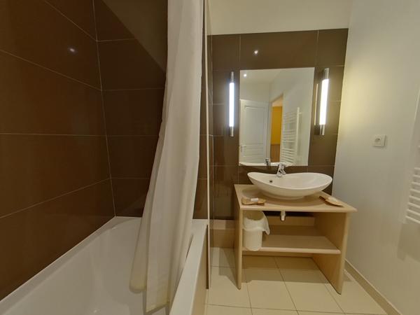 TYPE 3 EN DUPLEX - TERRASSE - PARKING PRIVATIF COUVERT
