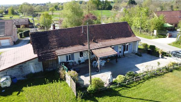 Maison 3 pièces proche LOUHANS et ses 157 arcades à 3 minutes de l'autoroute A39 et 30 minutes de LONS LE SAUNIER