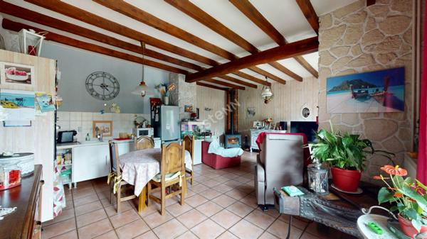 Maison 3 pièces proche LOUHANS et ses 157 arcades à 3 minutes de l'autoroute A39 et 30 minutes de LONS LE SAUNIER