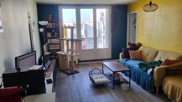 BEL APPARTEMENT T2 - SAINT AVERTIN - CUISINE OUVERTE - SEJOUR LUMINEUX - BALCON