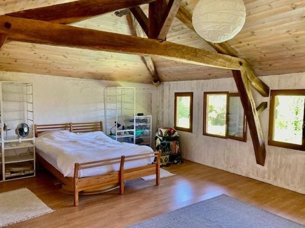 SUPERBE PROPRIETE AVEC GITE ET PISCINE SUR 13554 m2