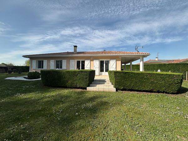 Maison A louer  plain pied 3 chambres jardin clos Pouydesseaux 15min de Mont de Marsan