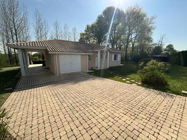 Maison A louer  plain pied 3 chambres jardin clos Pouydesseaux 15min de Mont de Marsan