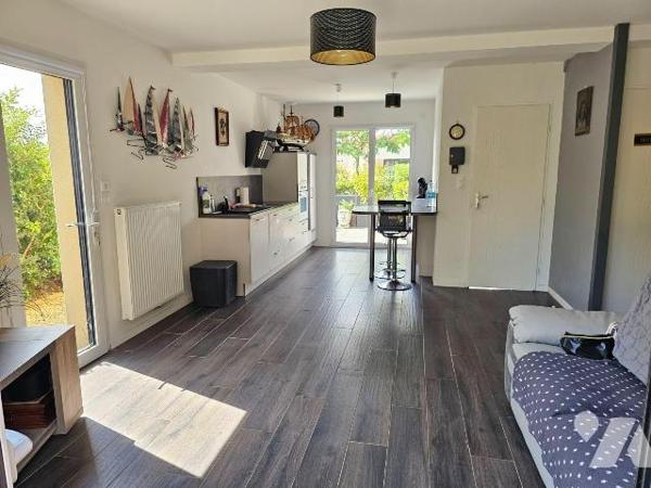 Cancale, proches commerces, maison de 2021, avec possibilité de 3 logements. Au  rez-de-chaussé...